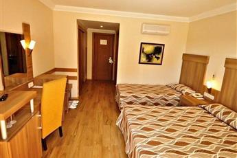Club Side Coast Hotel