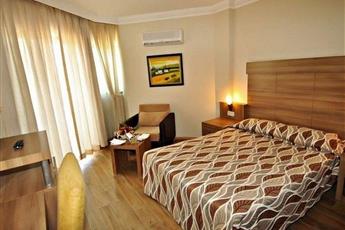 Club Side Coast Hotel