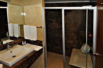 Club Side Coast Hotel