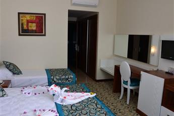 Club Side Coast Hotel