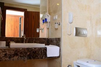 Club Side Coast Hotel