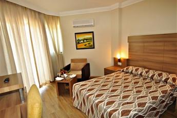 Club Side Coast Hotel
