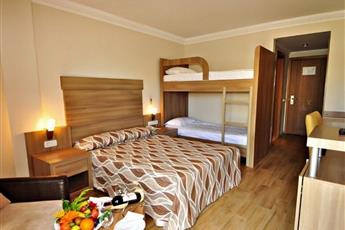 Club Side Coast Hotel