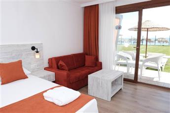 Club Turtas Beach Hotel 4*