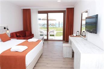 Club Turtas Beach Hotel 4*
