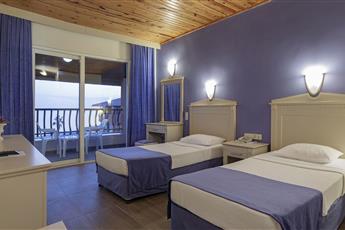 Club Turtas Beach Hotel 4*
