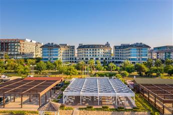 Commodore Elite Suites & Spa 5*