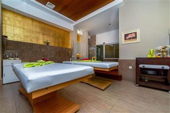 Commodore Elite Suites & Spa 5*
