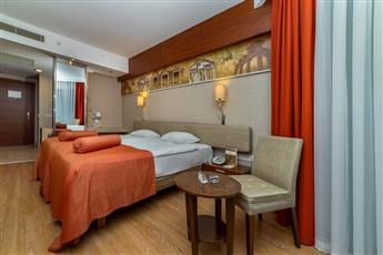 Commodore Elite Suites & Spa 5*