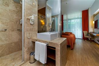 Commodore Elite Suites & Spa 5*