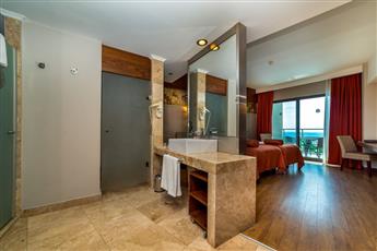 Commodore Elite Suites & Spa 5*