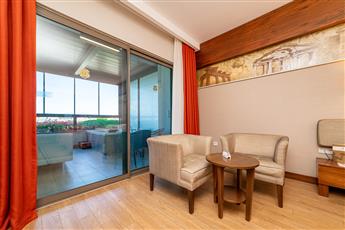 Commodore Elite Suites & Spa 5*
