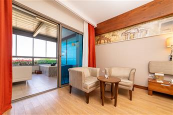 Commodore Elite Suites & Spa 5*