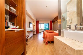 Commodore Elite Suites & Spa 5*