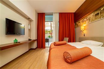 Commodore Elite Suites & Spa 5*