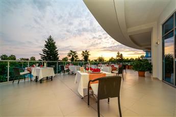 Commodore Elite Suites & Spa - Adults Only 18+