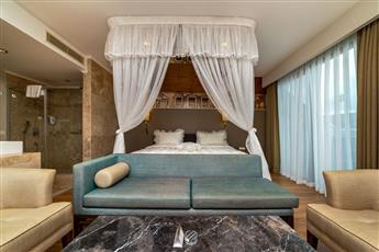 Commodore Elite Suites & Spa - Adults Only 18+