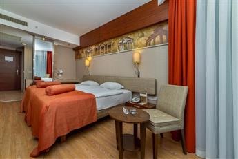 Commodore Elite Suites & Spa (Adults Only 18+)