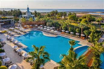 Commodore Elite Suites & Spa (Adults Only 18+)