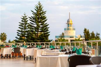 Commodore Elite Suites & Spa (Adults Only 18+)