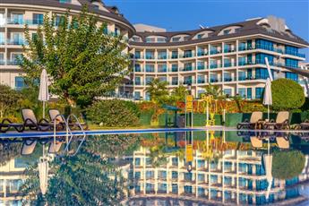 Commodore Elite Suites & Spa (Adults Only 18+)