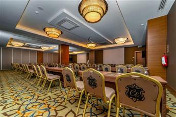 Commodore Elite Suites & Spa (Adults Only 18+)