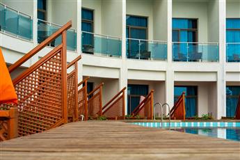 Commodore Elite Suites & Spa (Adults Only 18+)