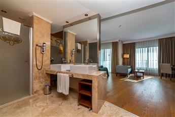 Commodore Elite Suites & Spa (Adults Only 18+)