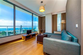 Commodore Elite Suites & Spa (Adults Only 18+)