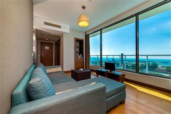 Commodore Elite Suites & Spa (Adults Only 18+)