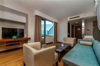 Commodore Elite Suites & Spa (Adults Only 18+)