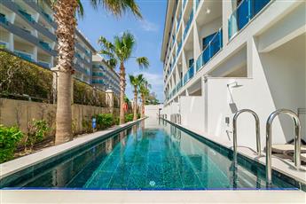 Commodore Elite Suites & Spa (Adults Only 18+)