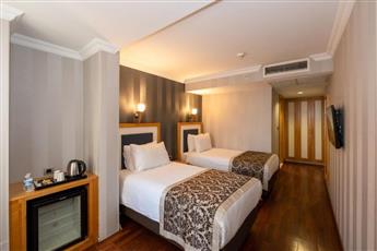 Crestium Prime Square Hotel 4*