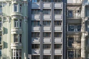 Crestium Prime Square Hotel 4*
