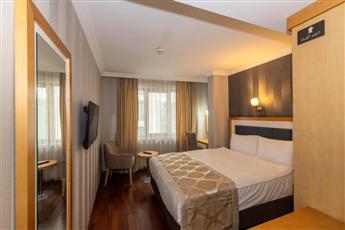 Crestium Prime Square Hotel 4*