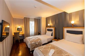 Crestium Prime Square Hotel 4*