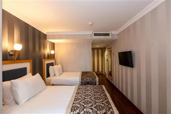 Crestium Prime Square Hotel 4*