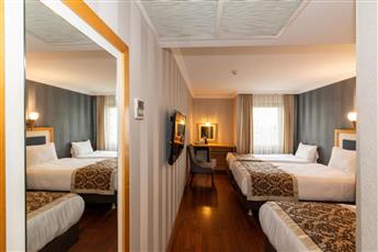 Crestium Prime Square Hotel 4*
