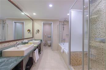 Crowne Plaza Antalya By IHG 5*