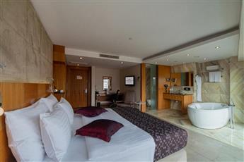 Crowne Plaza Istanbul Harbiye 5*
