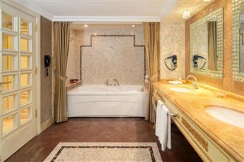 Crowne Plaza Istanbul Old City by IHG 5*