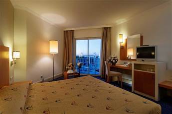 Crystal Admiral Resort Suites & Spa 5*