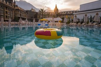 Crystal Prestige Pearl Collection 5*