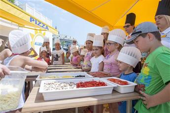 Crystal Prestige Pearl Collection 5*