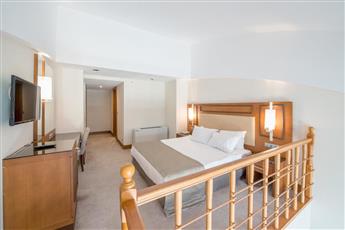 Crystal Prestige Pearl Collection 5*