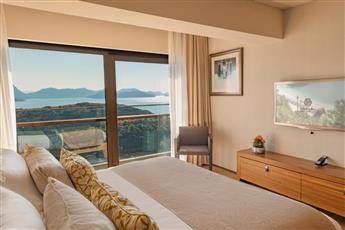 D Maris Bay