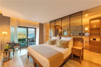 D Maris Bay