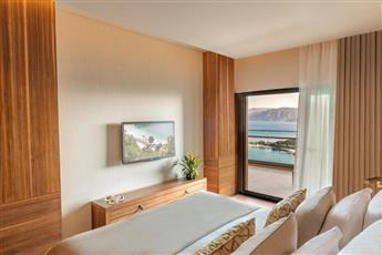 D Maris Bay