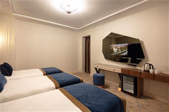 Danis Hotel 4*