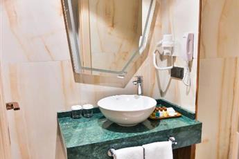 Danis Hotel